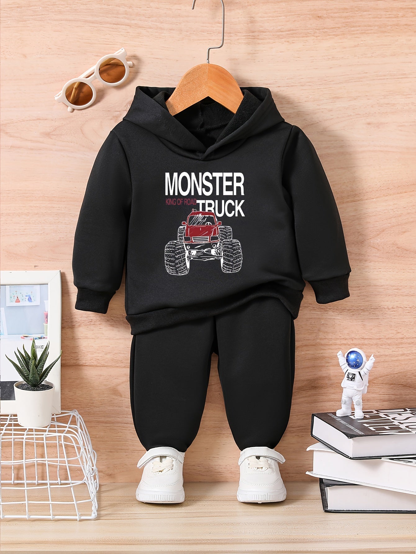 Baby Truck & Letter Print Sweatshirt Trousers Set