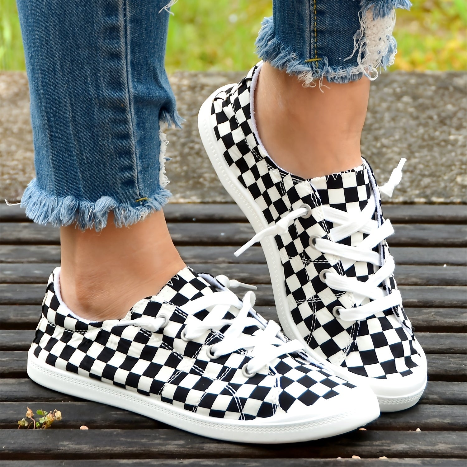 Women's Checkerboard Flat Canvas Shoes Lace up Low Top Casual Walking Shoes