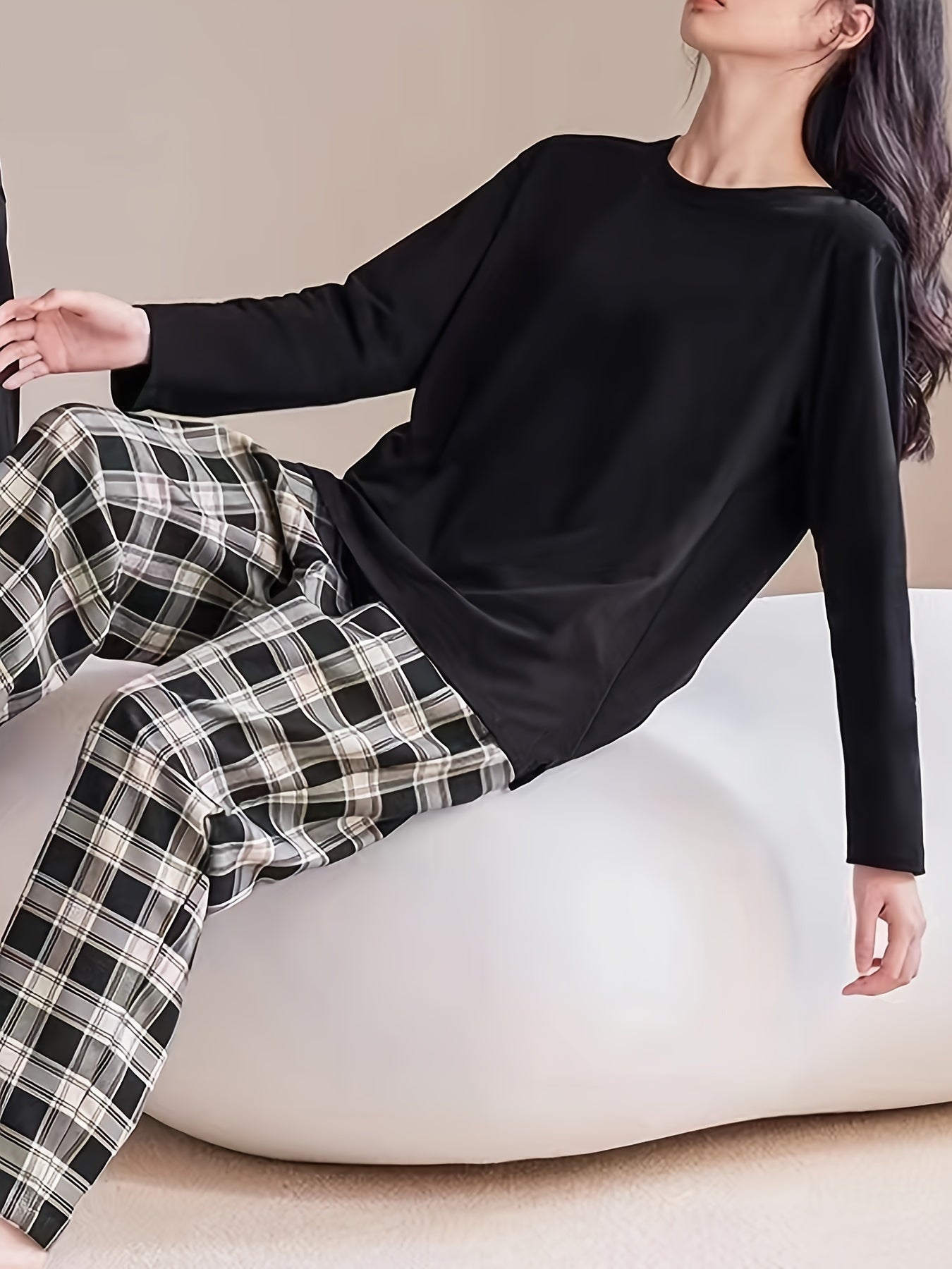 Comfy Solid Top & Plaid Print Lounge Pants Pajama Set