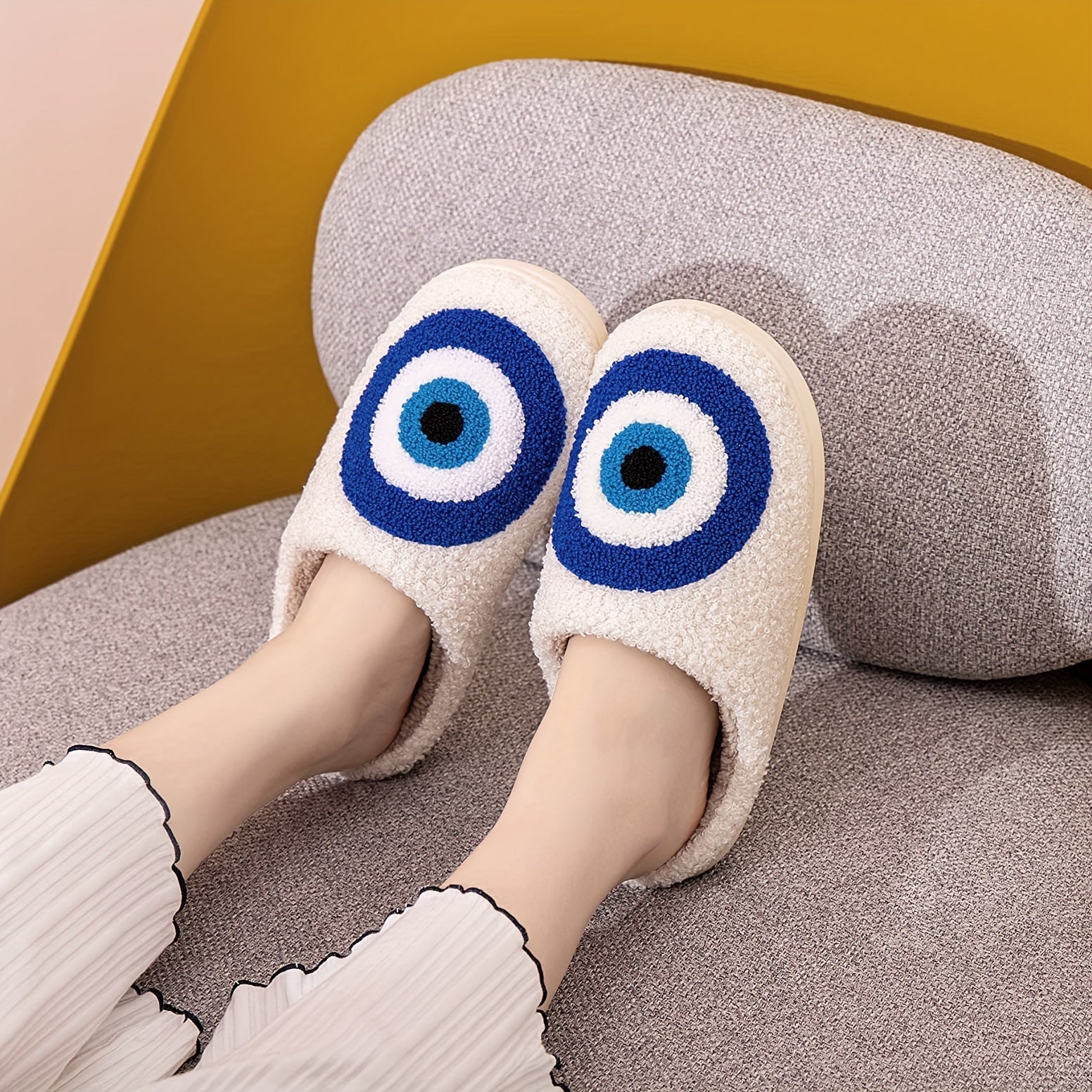 Women's Cozy Graphic Slippers, Warm Closed Toe Plush Shoes