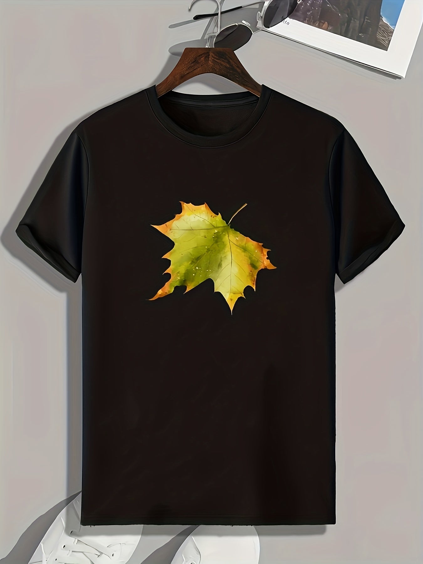 Leaf Pattern Print Men's Sports T-shirt for Fitness Activities