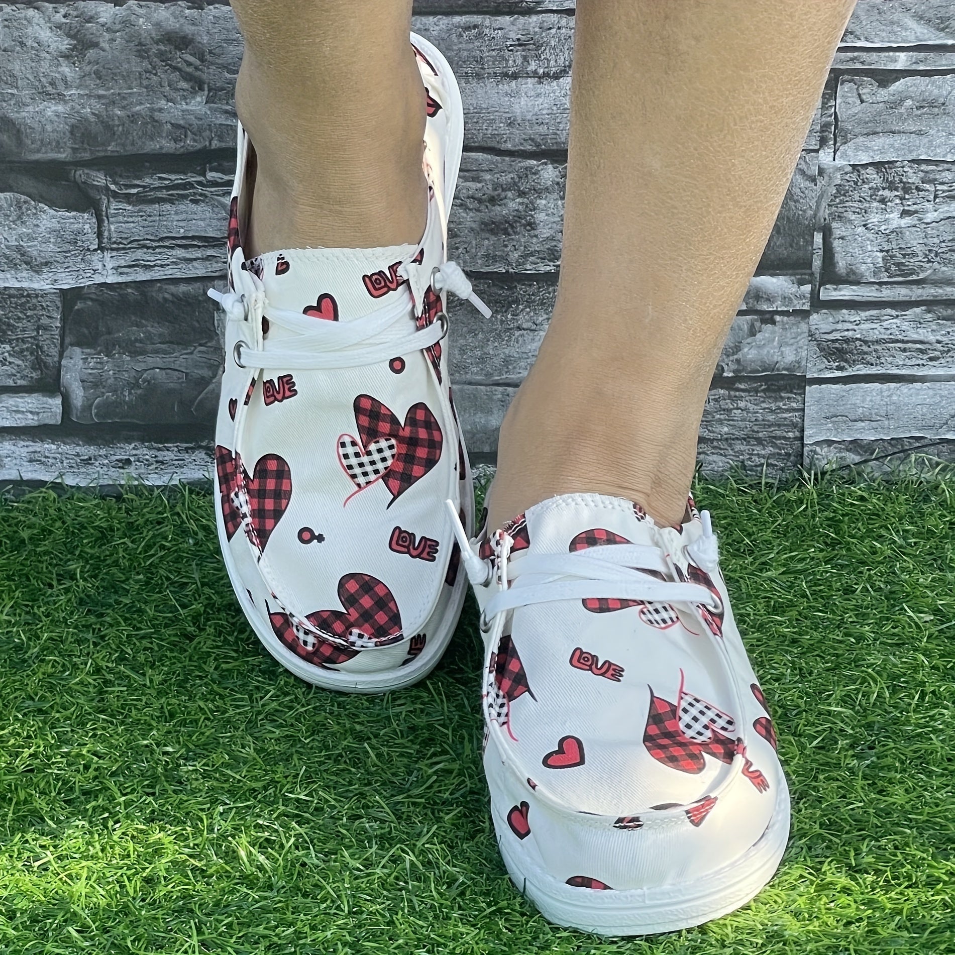 Heart Print Breathable Skate Shoes Casual Flat Non Slip Canvas Sneakers