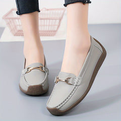 Women's Metal Decor Flat Shoes Lightweight Closed Toe Slip On Shoes
