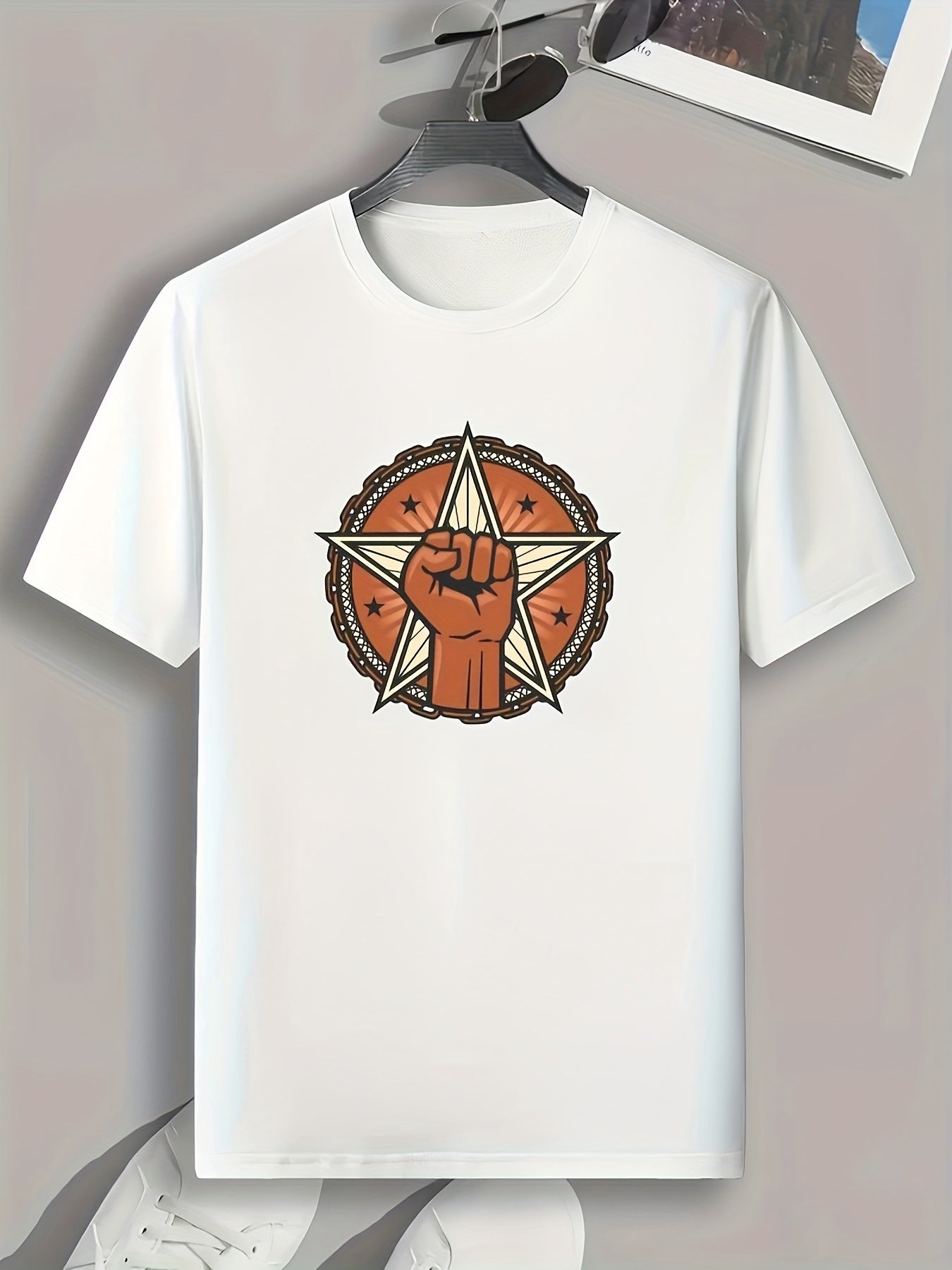 Fist & Star Print Comfy Sports T-shirt for Men
