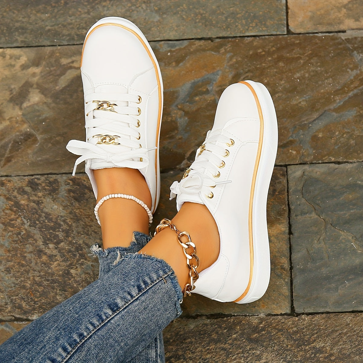 Chain Decor Round Toe Low Versatile Sneakers