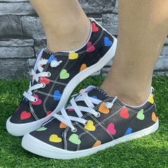 Colorful Heart Print Breathable Skate Shoes Casual Flat Canvas Sneakers