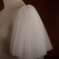 European & American Bridal Wedding Attire with Removable Pearl Shawls