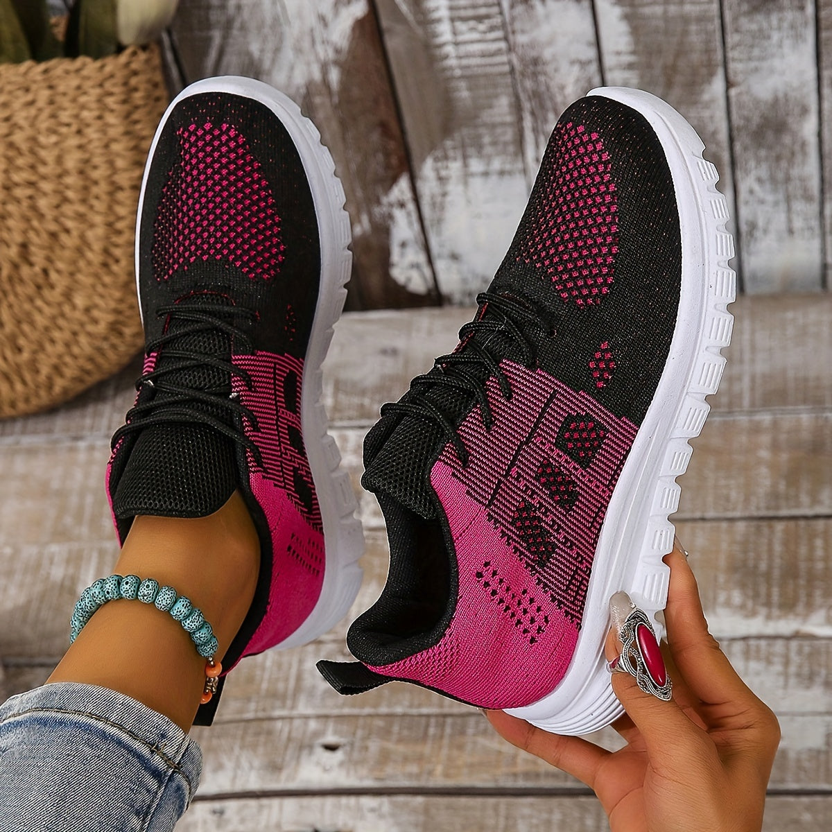 Women's Mesh Breathable Running Shoes Lightweight Non Slip Outdoor Sneakers