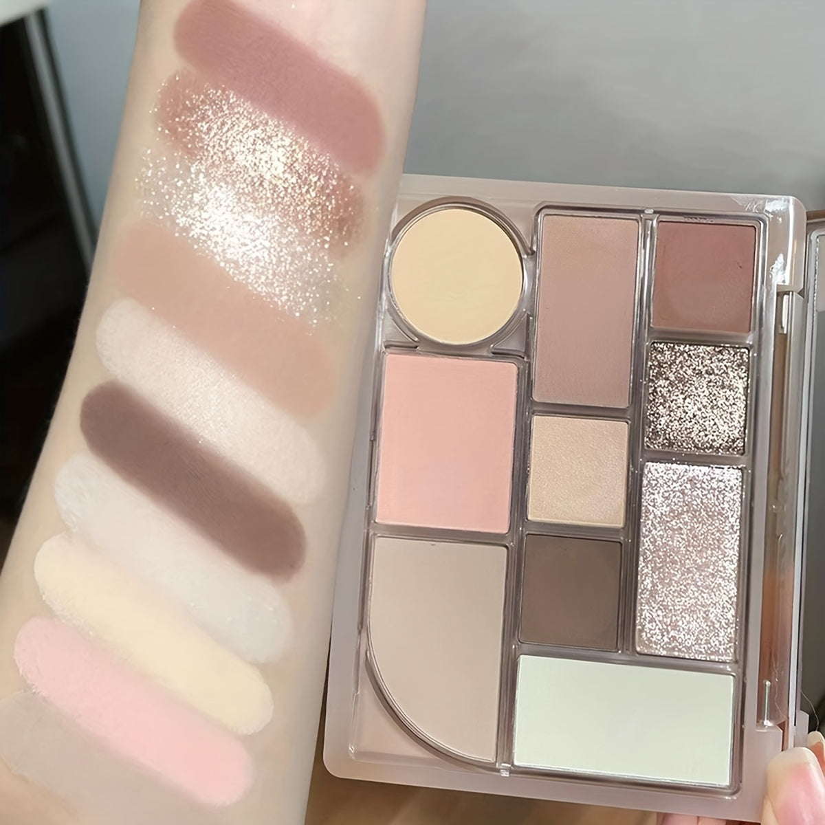 Matte Shimmer Finish Eyeshadow Palette in Cement Grey Brown Nude Earth