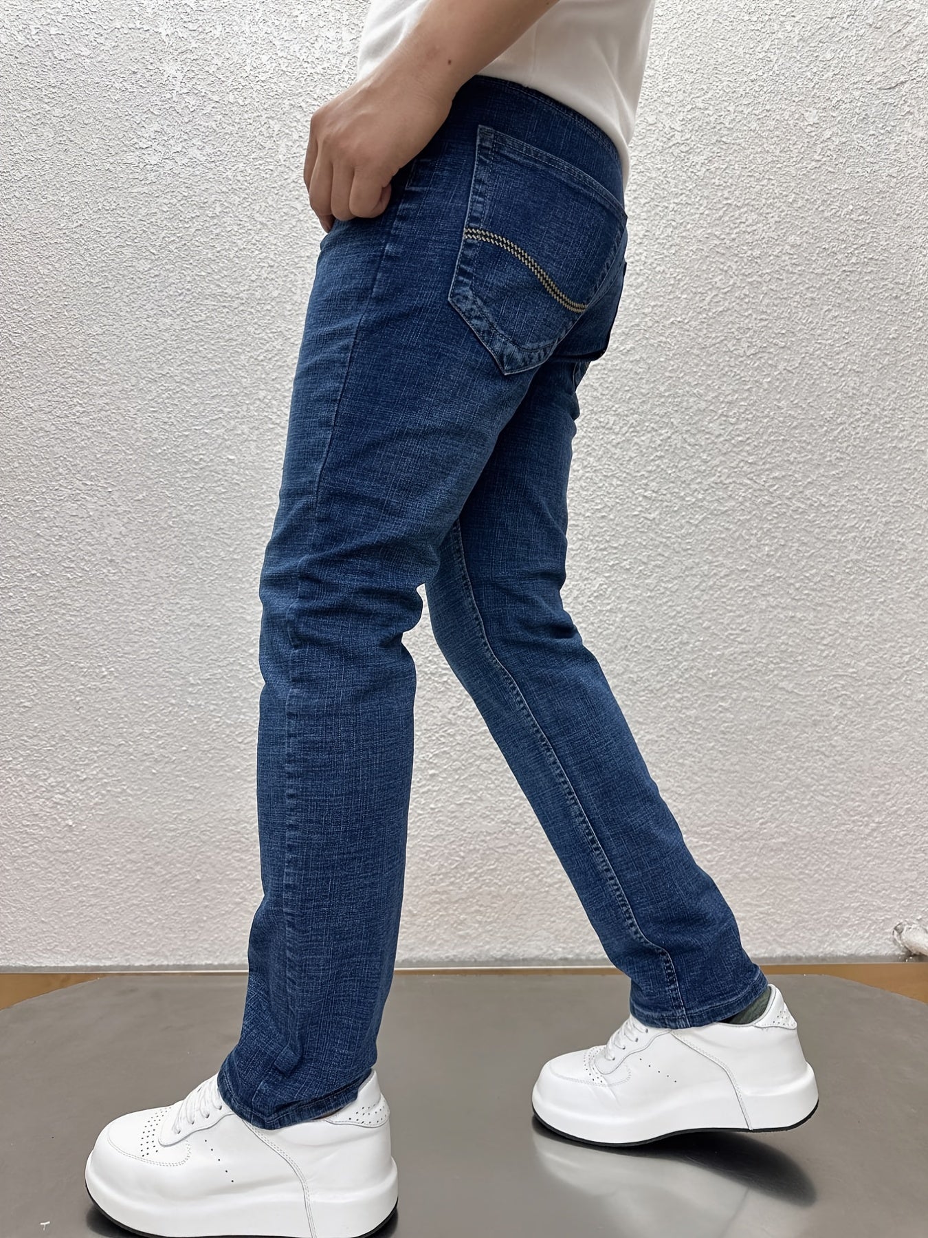 Men's Stretch Straight Leg Jeans