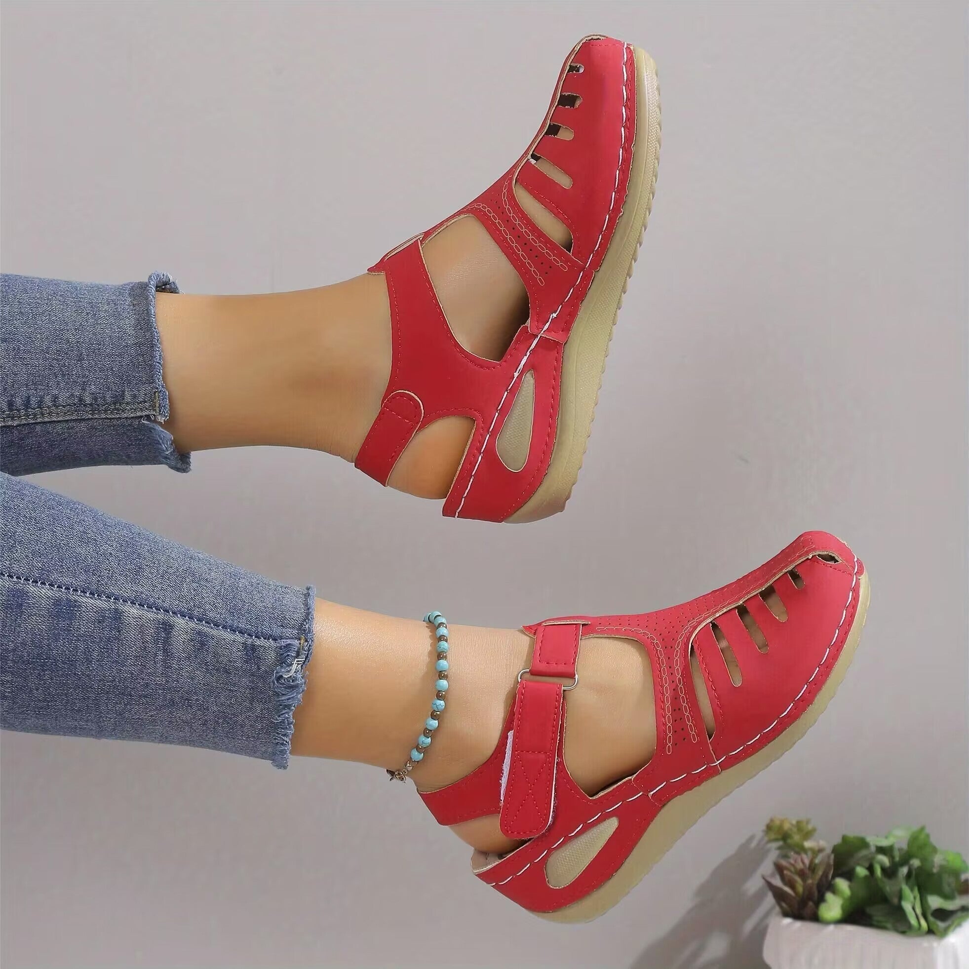 Women's Closed Toe Platform Sandals with Ankle Strap