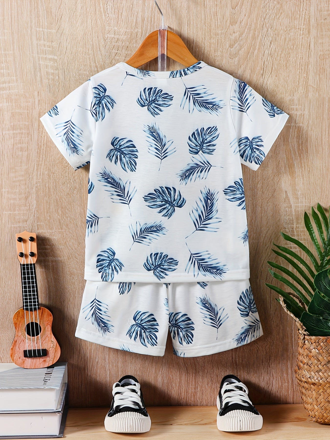 Boys Leaves Print T Shirt And Shorts Set