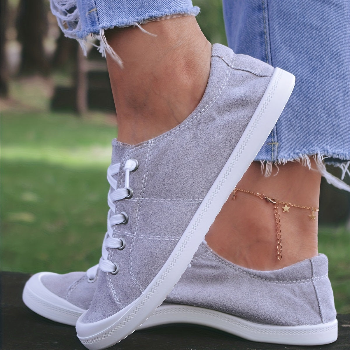 Gray Low Top Casual Walking Shoes Lace Up Flat Skate Shoes
