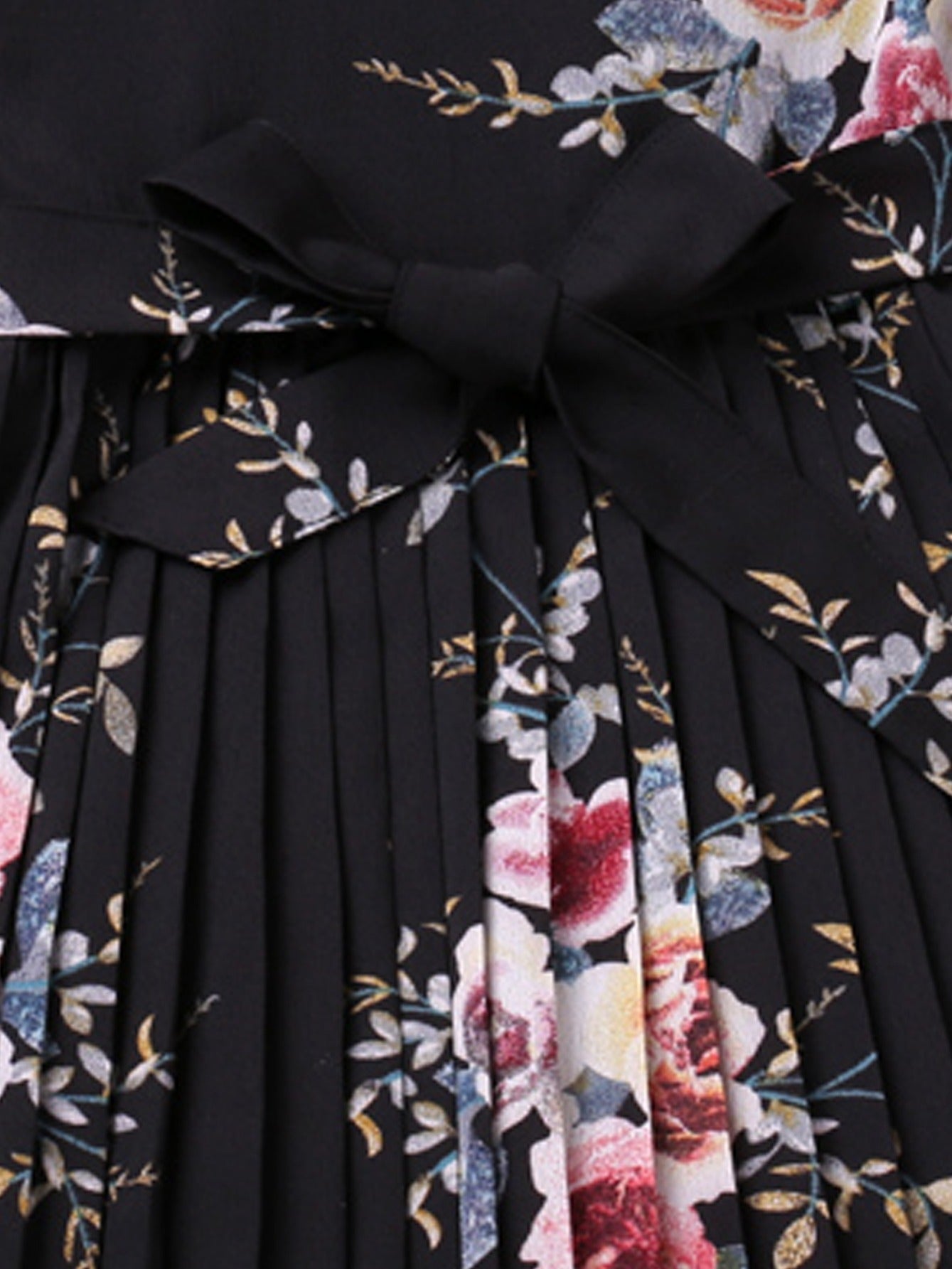 Floral Pleated Long Sleeve Dress