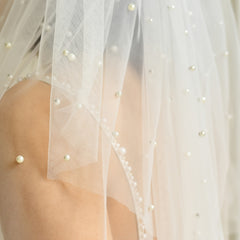 Bridal Veil Short with Hair Comb & Pearl Petal Romantic Wedding Photography Prop
