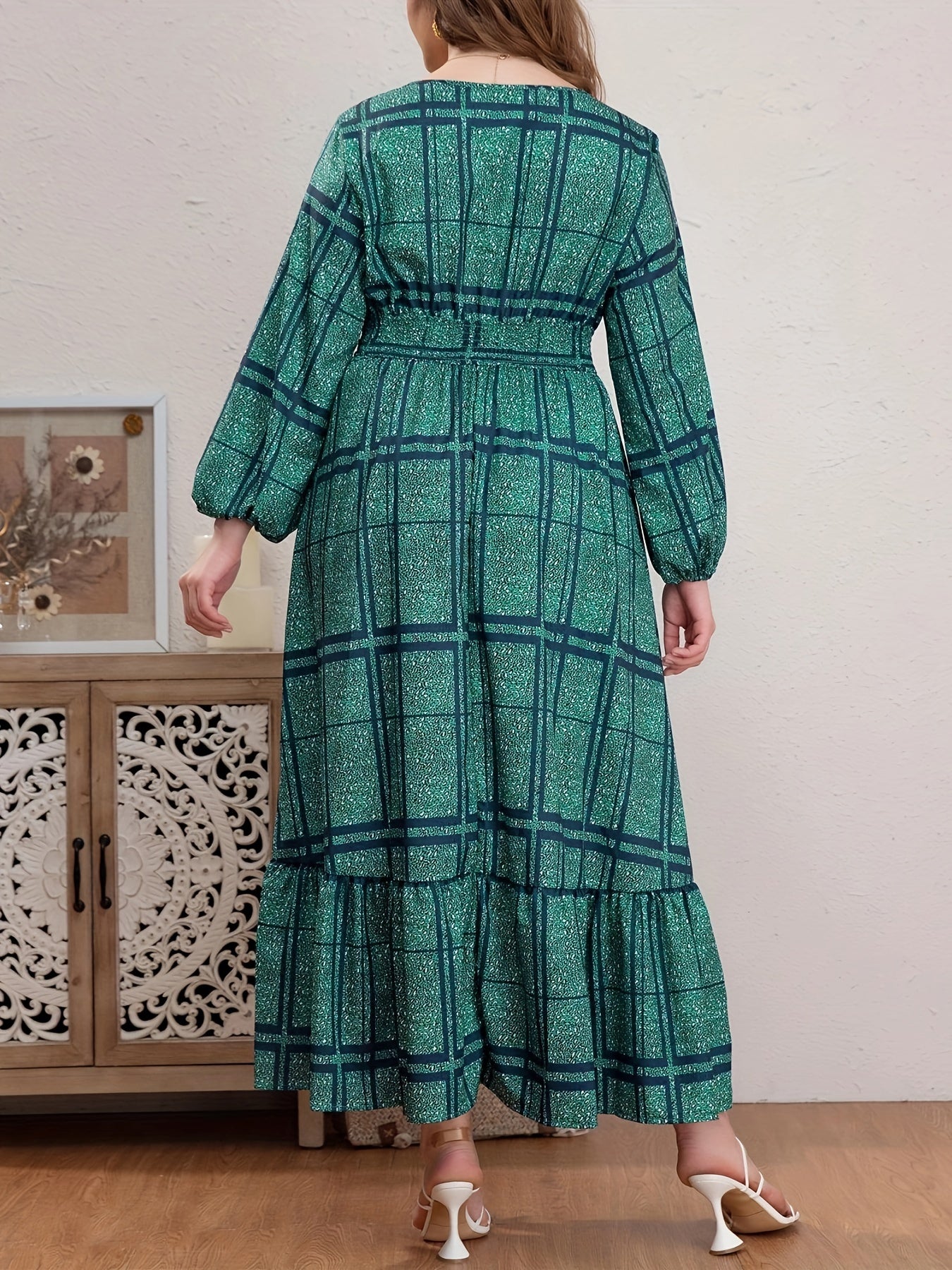 Plus Size Grid Print Long Sleeve V Neck Maxi Dress