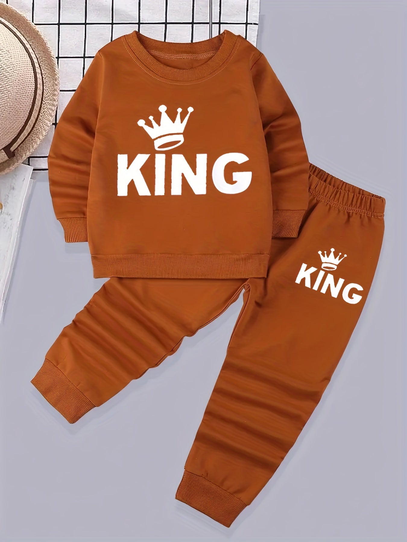 Boy's KING Print 2pcs Sweatshirt & Sweatpants Set Cartoon Crown Pattern