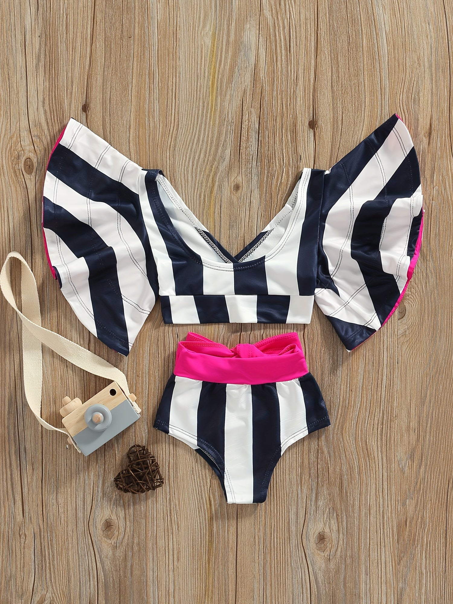 2pcs Baby Girls Striped Lemon Top & Bowknot Shorts Swimsuit Set