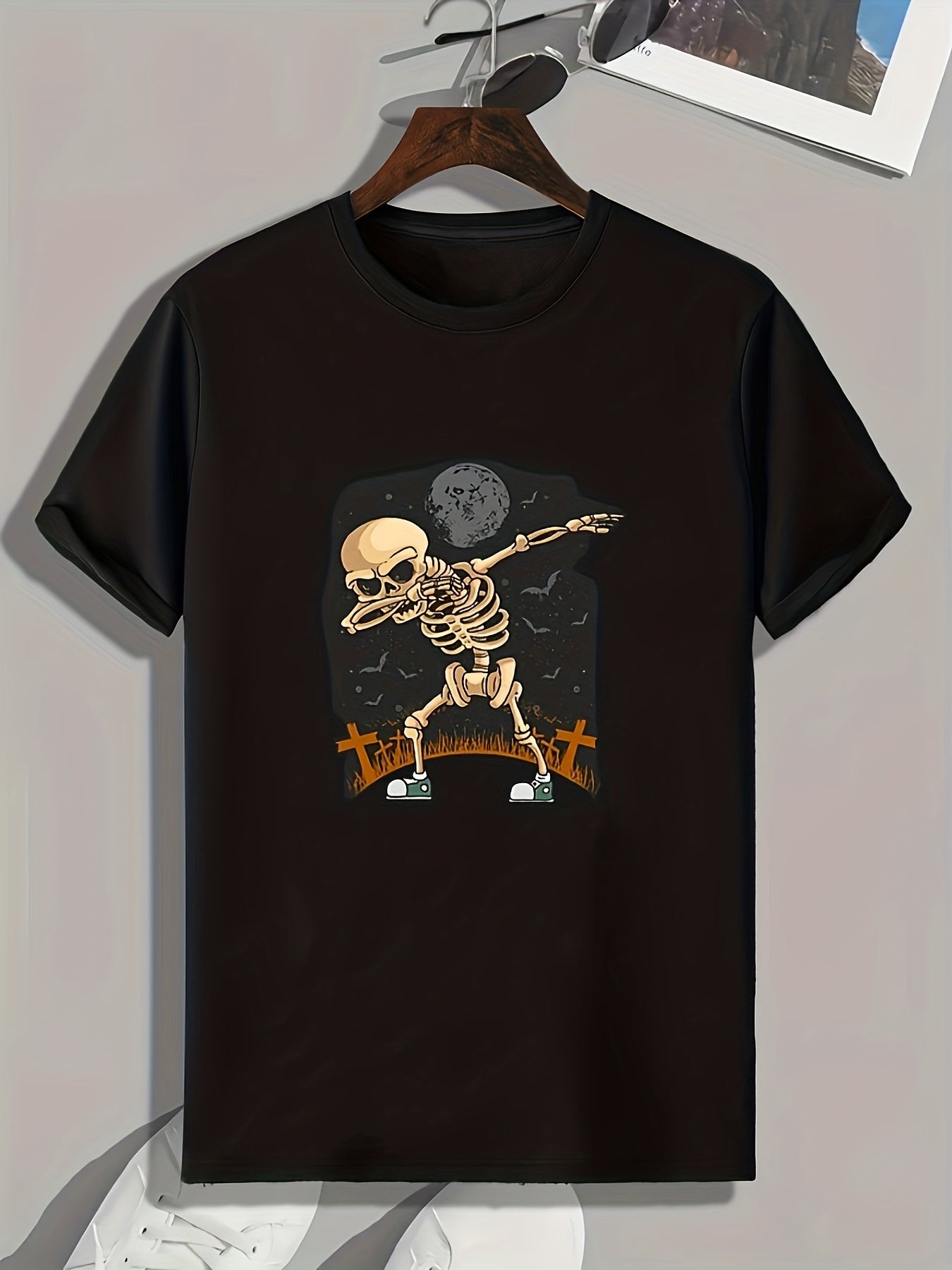 Skeleton Print Men's Graphic T-shirt for Summer