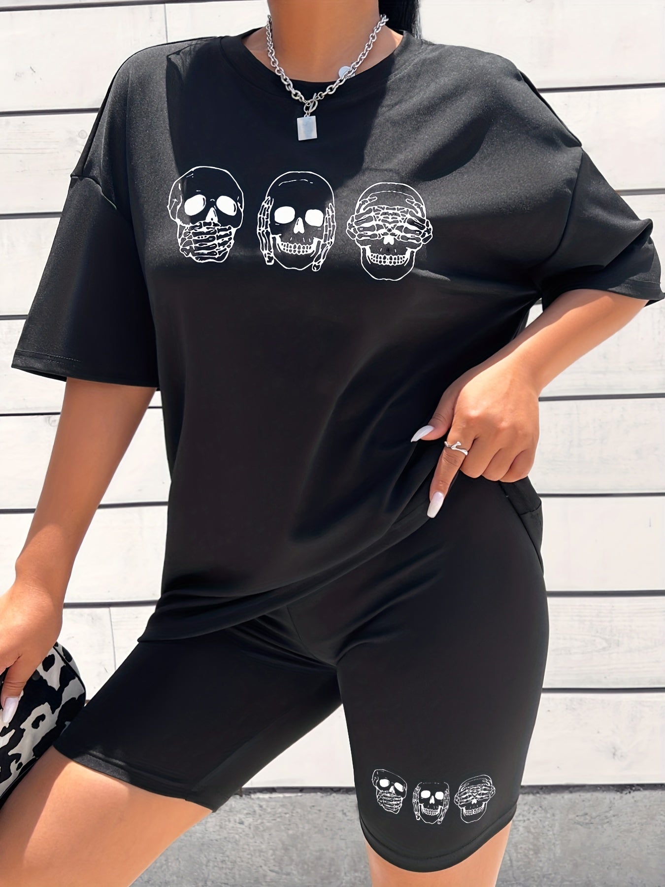 Skull Print Two piece Set Short Sleeve T shirt & Skinny Shorts
