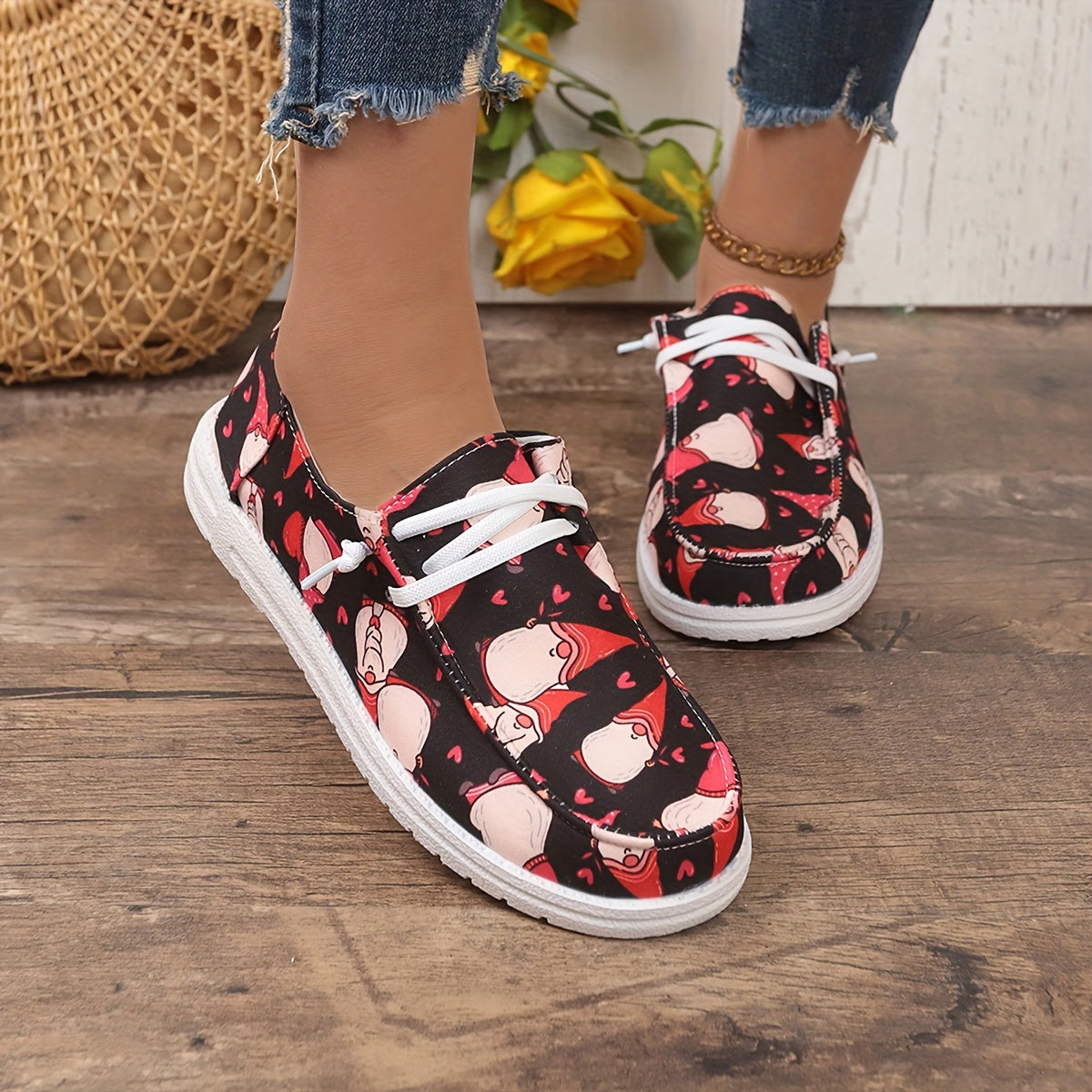 Dwarf & Heart Pattern Skate Shoes for Women