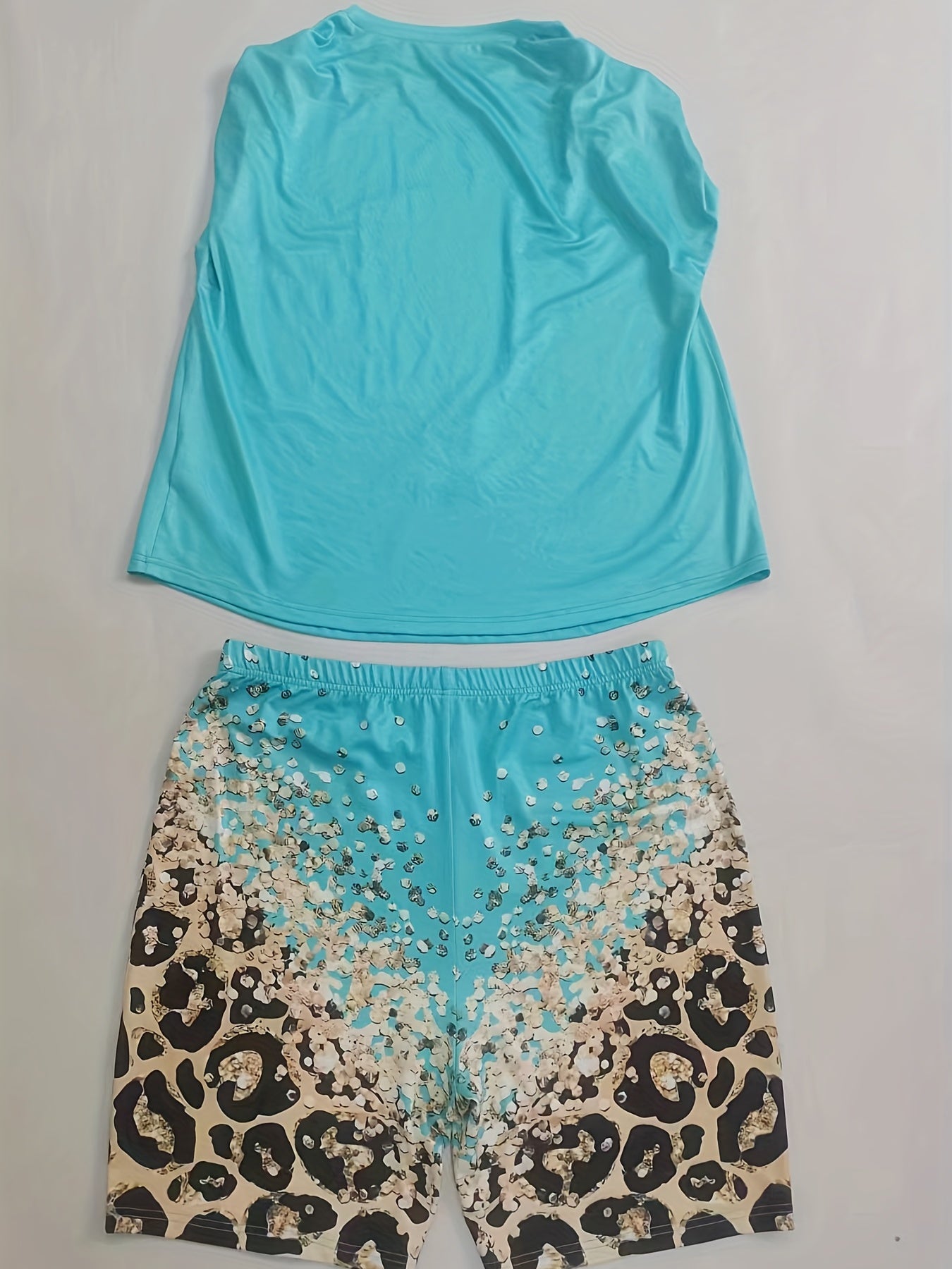 Letter Print Paper Clip Crop Top & Leopard Shorts Set