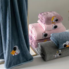 Soft Astronaut Embroidery Hand and Bath Towel Set for Fitness and Sports