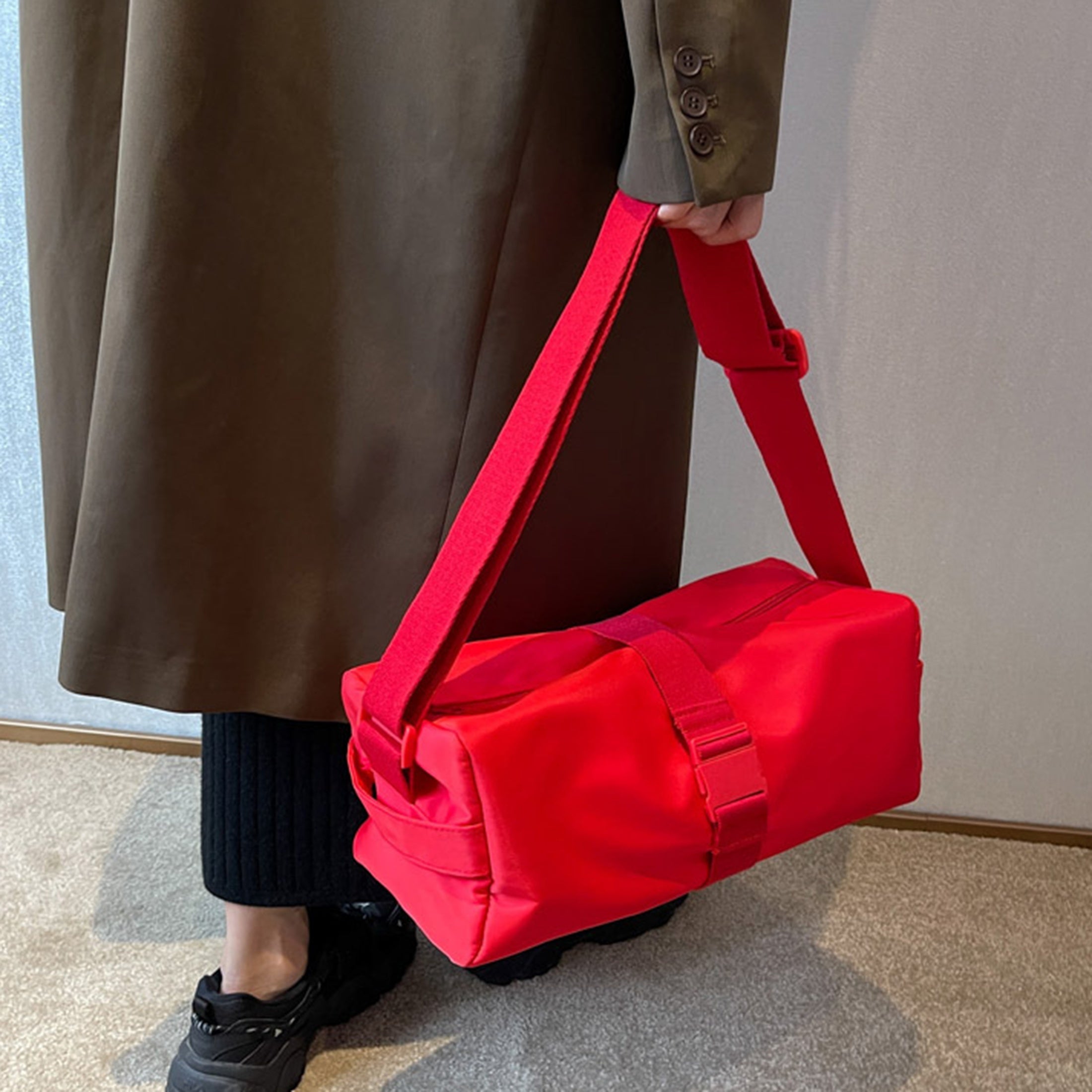 Red Shoulder Crossbody Bag Large Capacity Casual Sports Bag