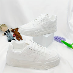 Women's Lace up Front Skate Shoes With Wing Decor Low Flatform Shoes