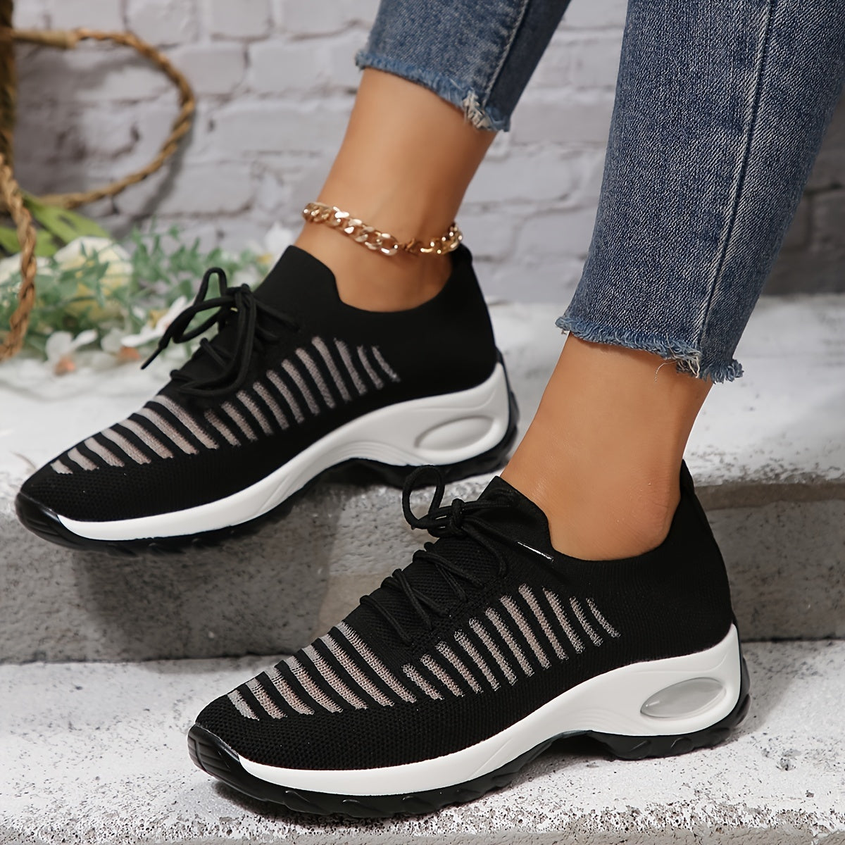 Mesh Breathable Low Top Running Shoes Lightweight Outdoor Casual Sport Sneakers