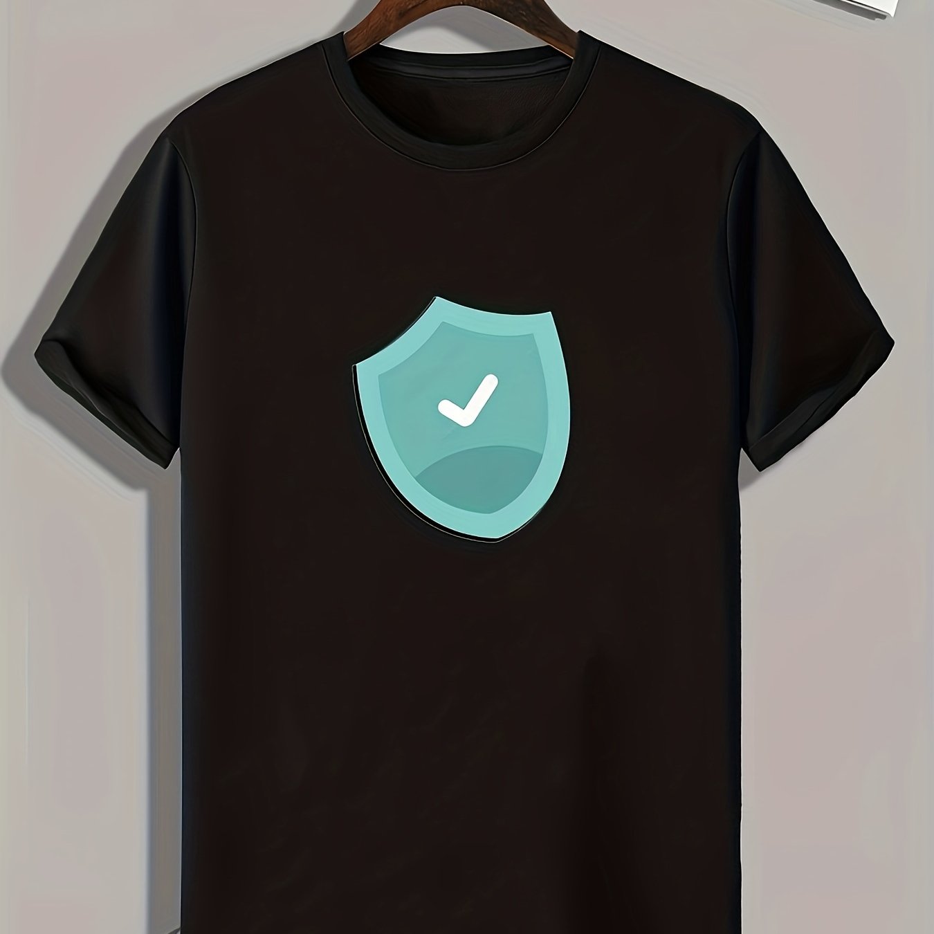 Shield Pattern Print Men's Comfy Sports T-Shirt Graphic Tee