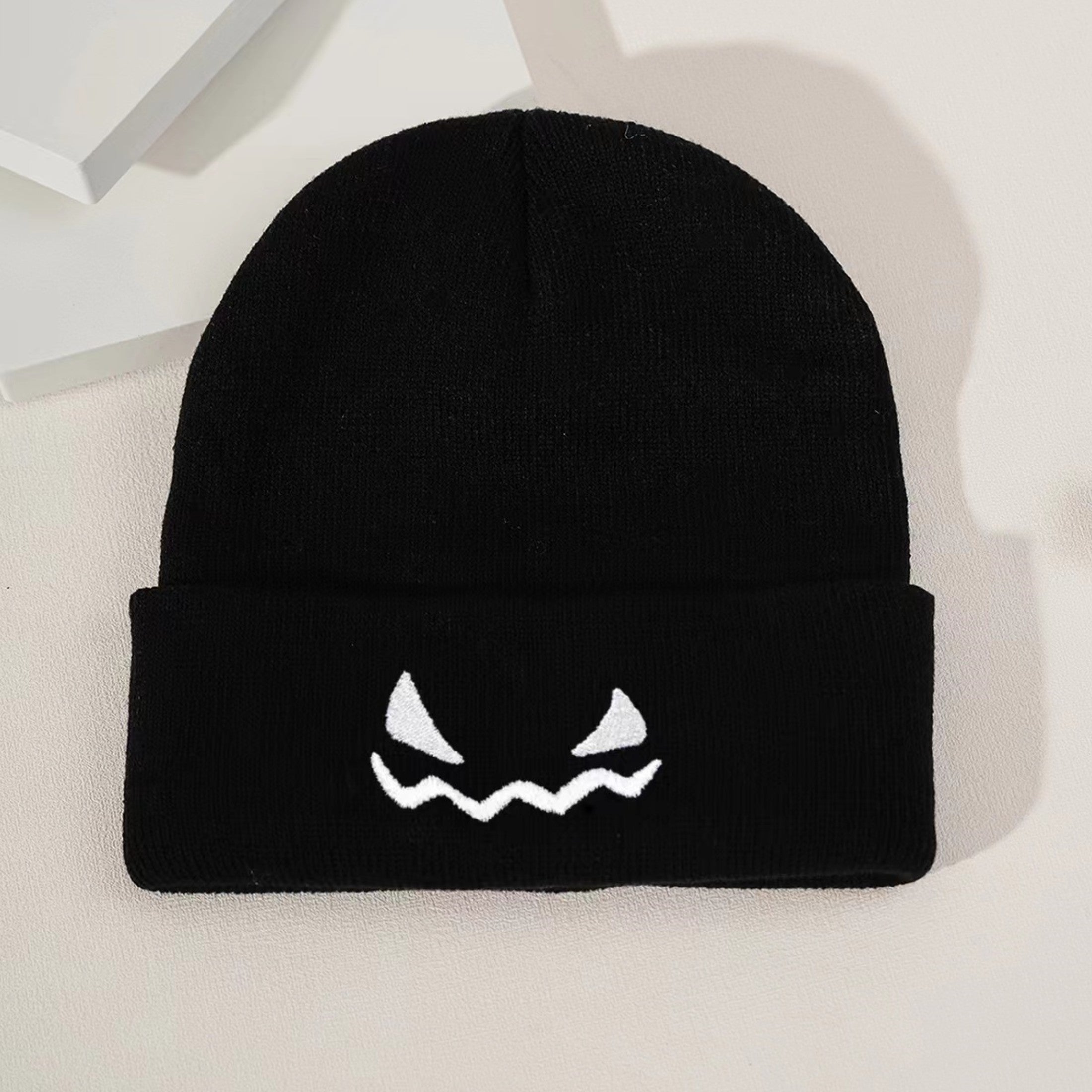 Fashionable Ear Protection Windproof Knit Beanie Hat With Pumpkin Embroidery
