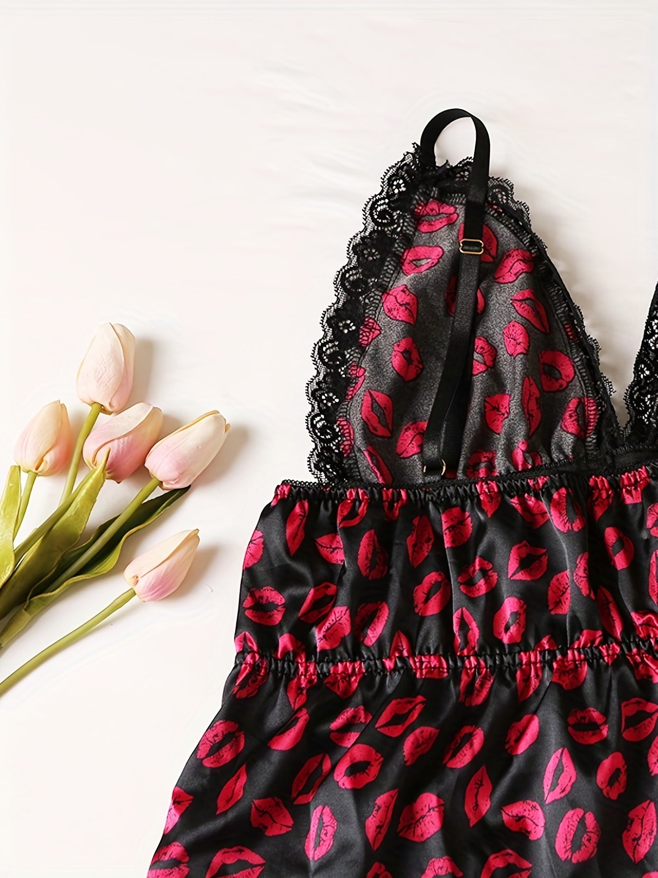 Sexy Lips Print Lace V Neck Cami Dress