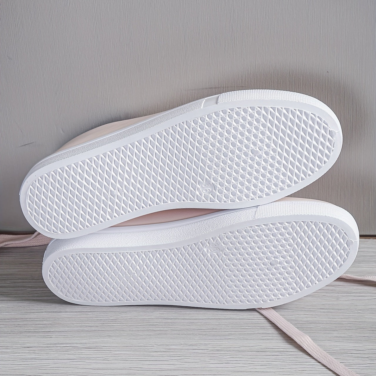 Women's Minimalist Solid Sneakers Low Round Toe Lace-Up Outdoor Shoes