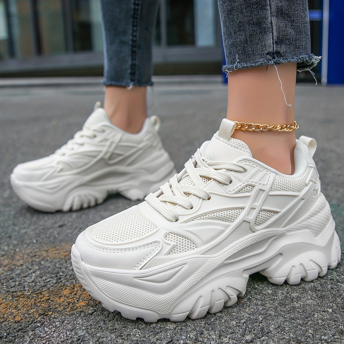 Women's Breathable Mesh Platform Sneakers Lace Up Outdoor Shoes
