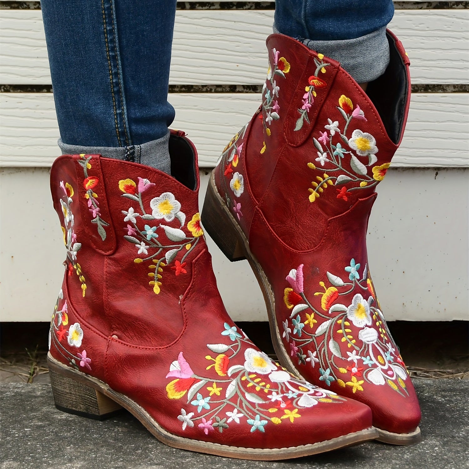 Retro Floral Embroidered Western Boots Pointed Toe Slip On Cowgirl Short Boots