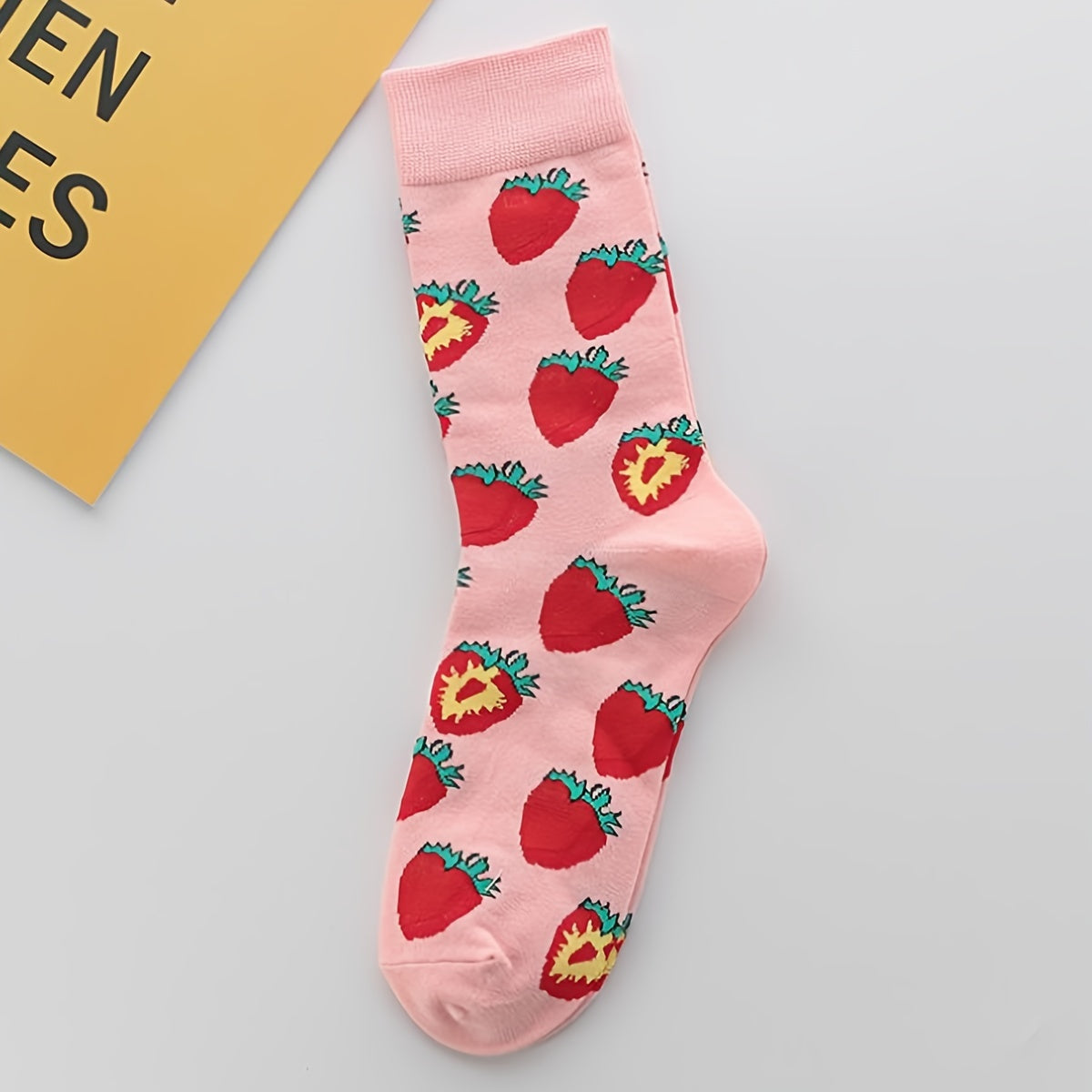 Sweet Pink Serie Socks Strawberry Pattern Crew Socks Women's Stockings