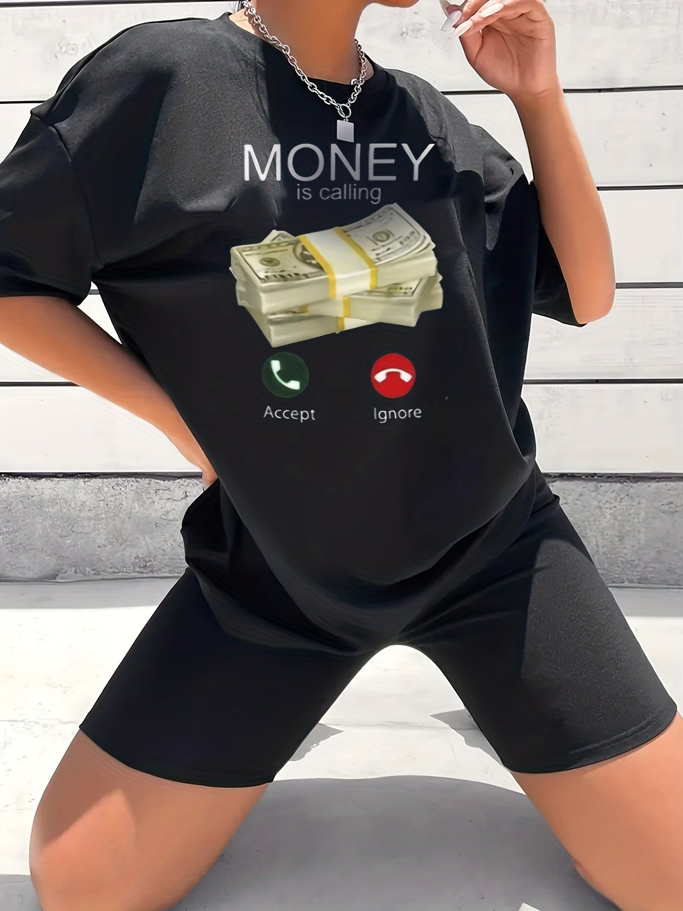 2pcs Money Graphic Crew Neck T-shirt & Solid Shorts Women's Activewear Set