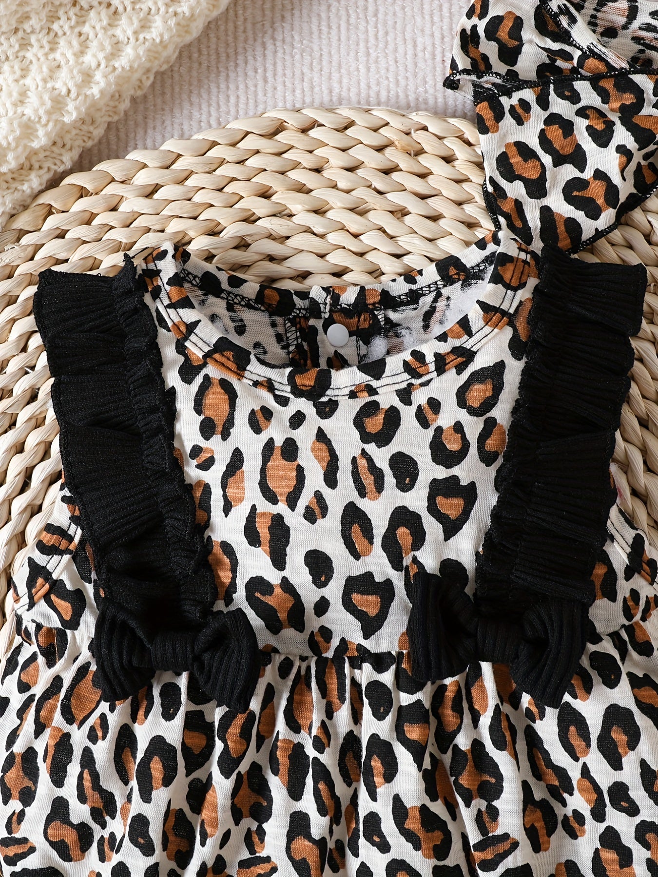 2pcs Newborn Leopard Print Romper & Headband Set