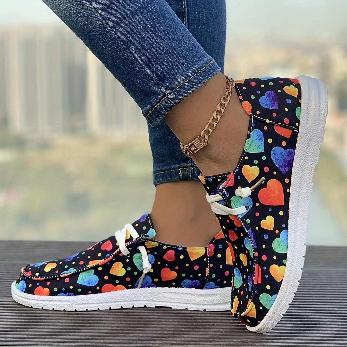 Women's Outdoor Skateboard Shoes with Heart Pattern and Polka Dot Decoration