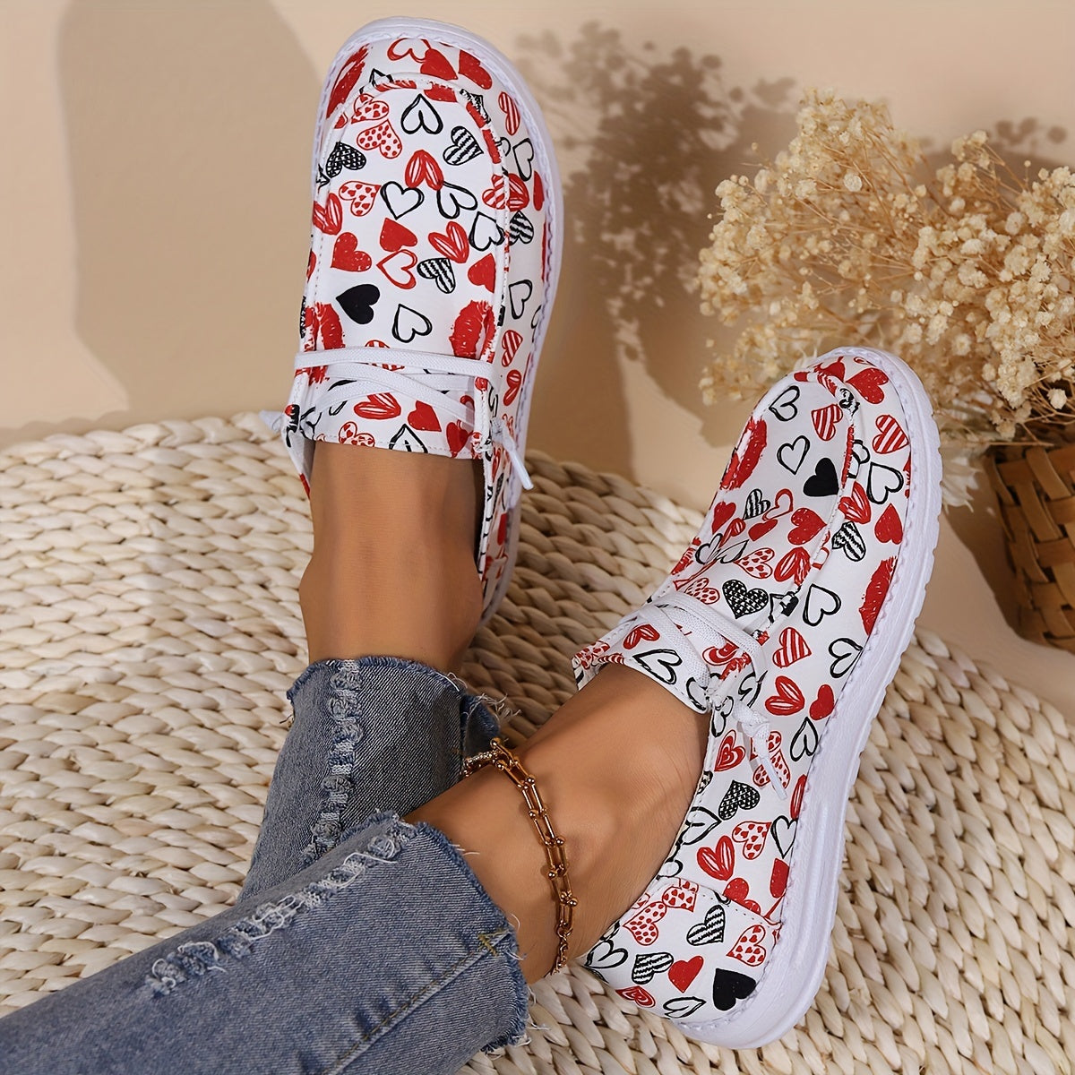 Women's Skateboard Shoes Hearts & Patterns Flat Lightweight Lace-up Canvas Shoes