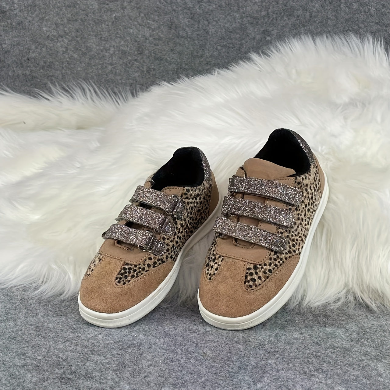 Girl's Leopard Skate Shoes Hook And Loop Fastener Sneakers