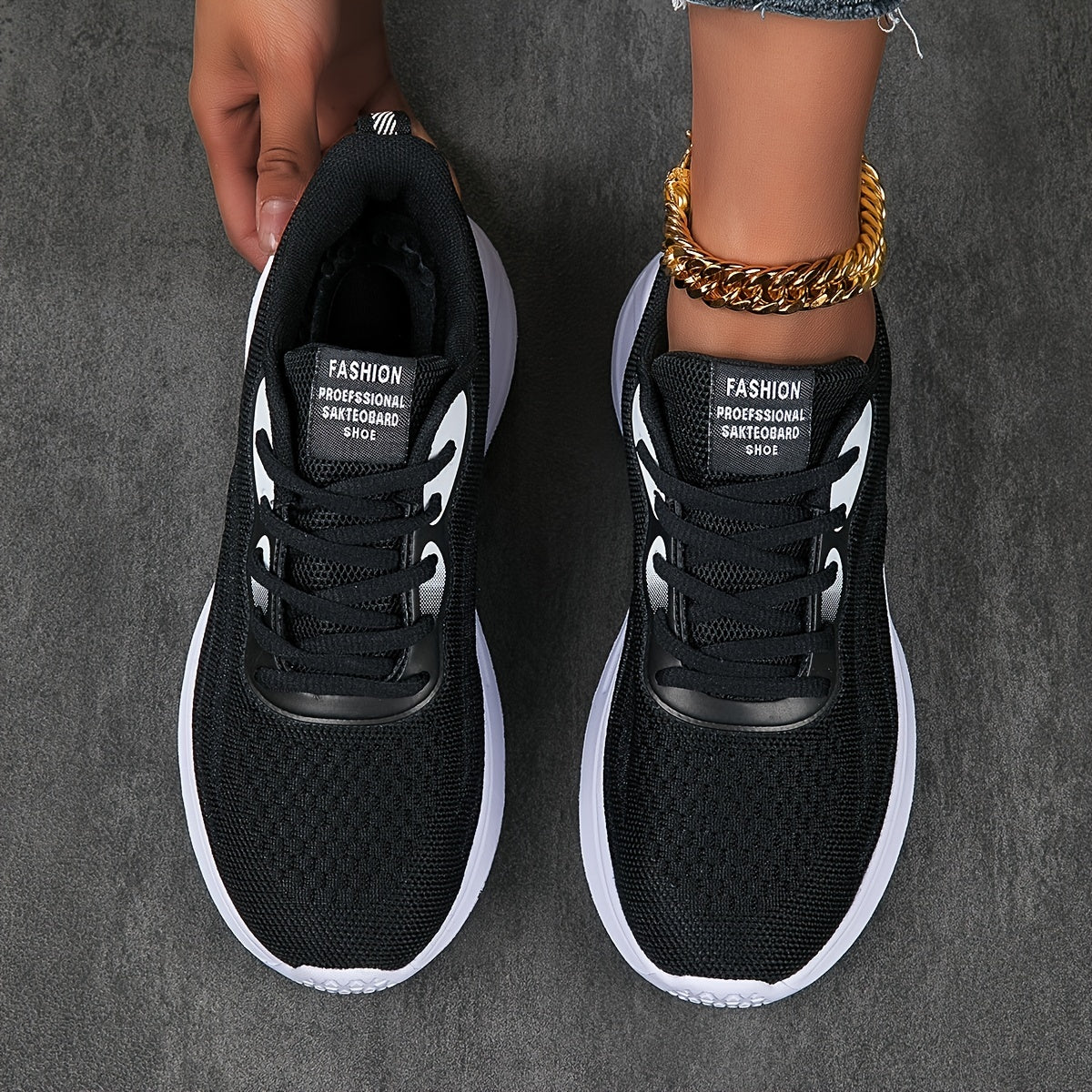 Women's Mesh Breathable Running Shoes Lightweight Lace Up Sneakers