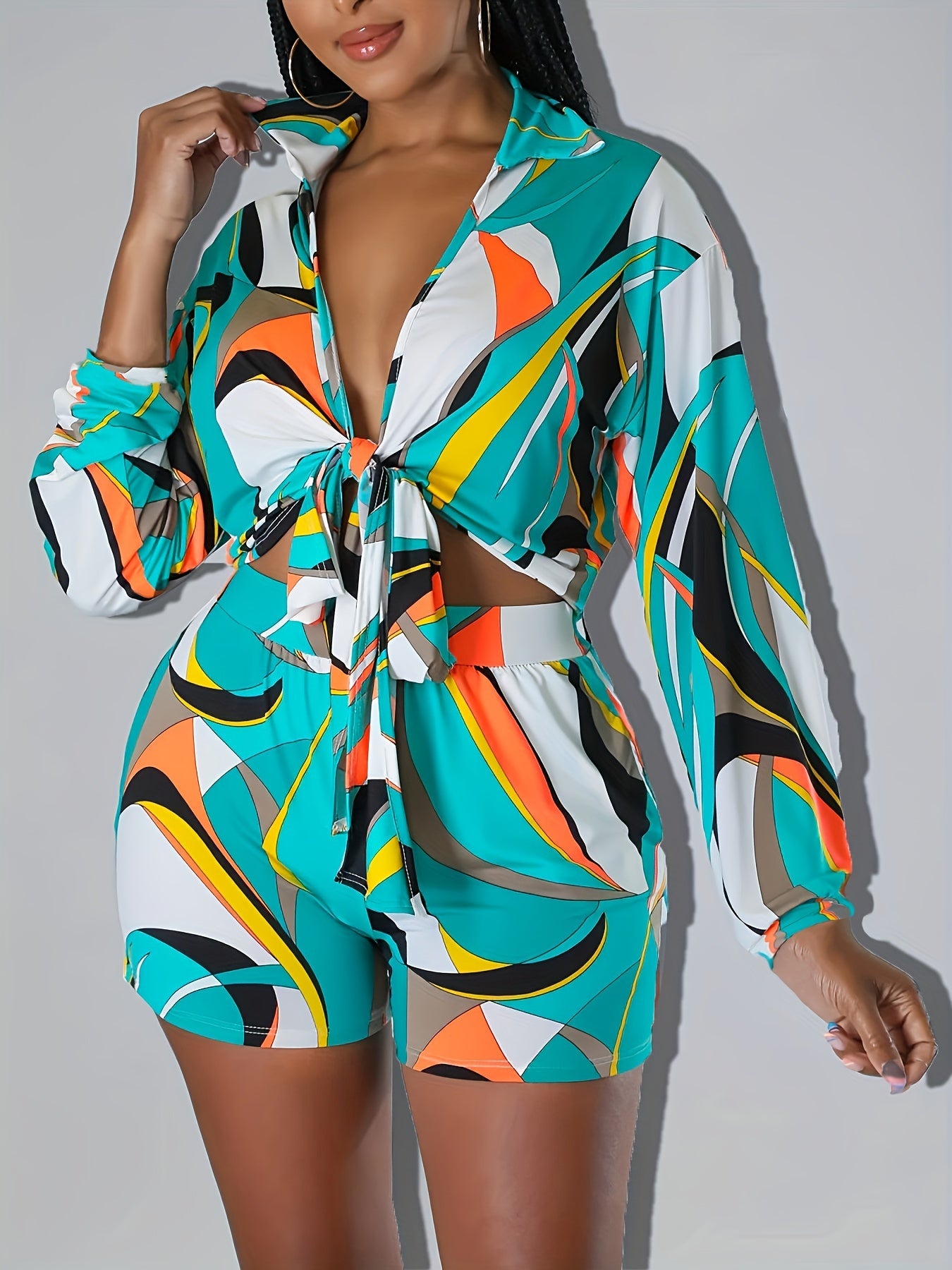 Geometric Print Twist Front Crop Top & Shorts Set