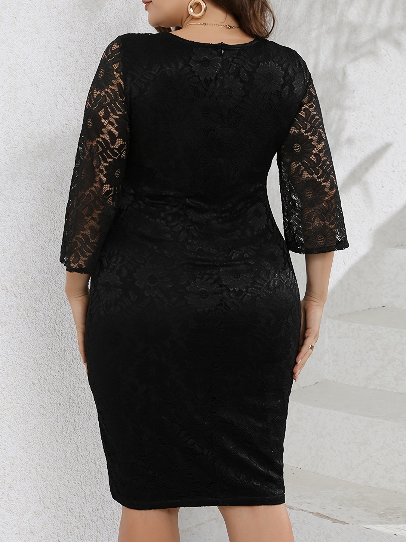 Women's Lace Half Sleeve Round Neck Dress