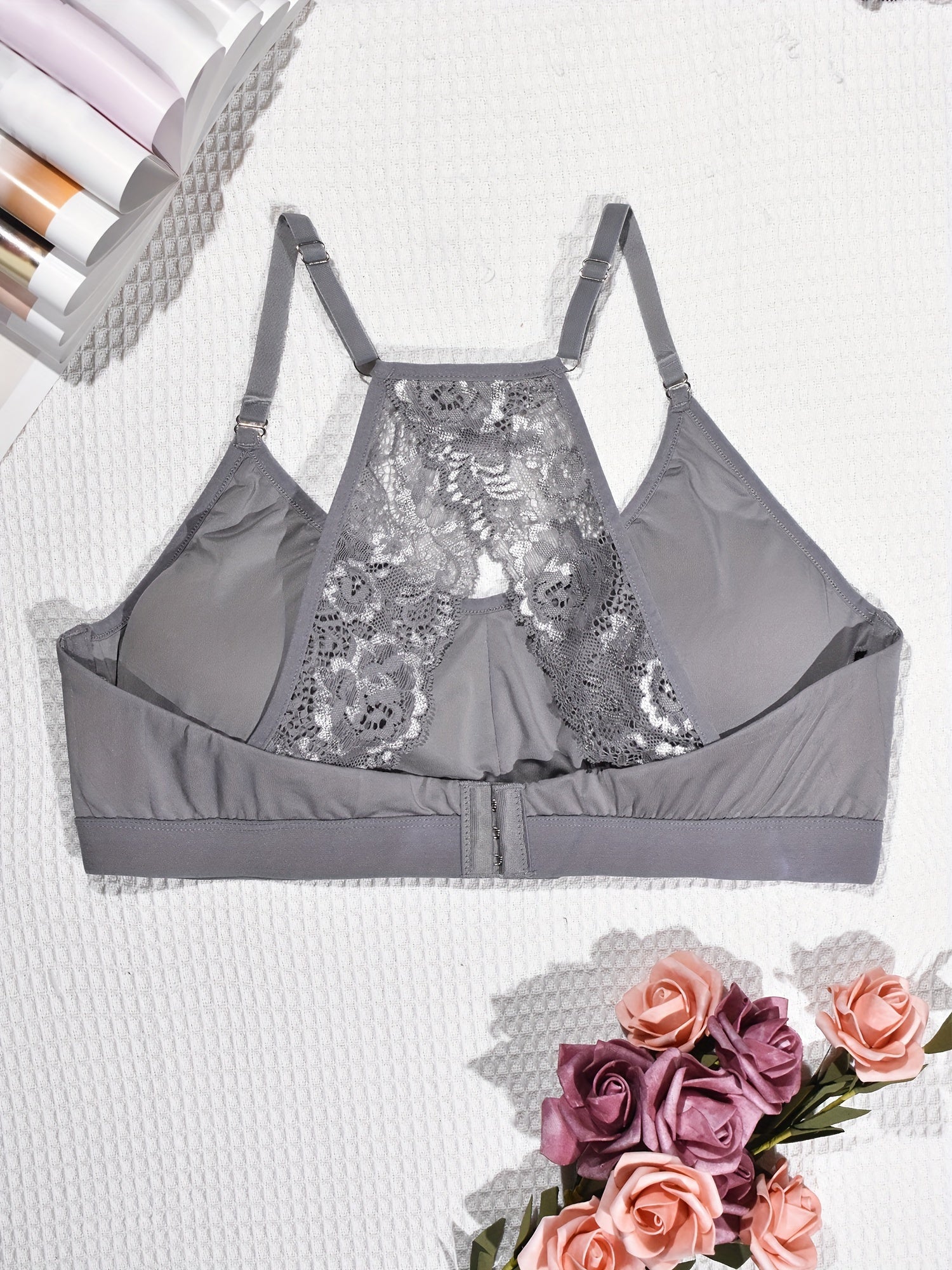 Plus Size Contrast Lace Racer Back Wireless Push Up Soft Bralette