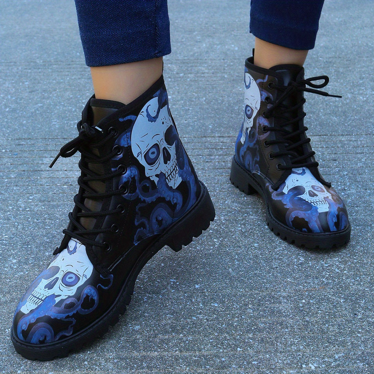 Women's Skull Print Combat Boots Lace Up Chunky Heel Boots