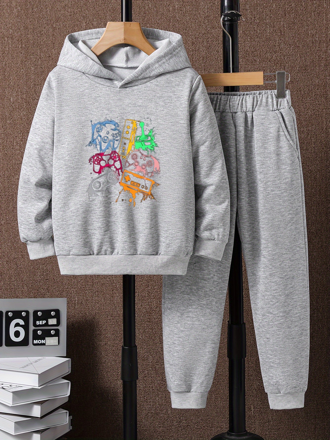 Boys Colorful Game Controller Print Hoodie & Sweatpants Set