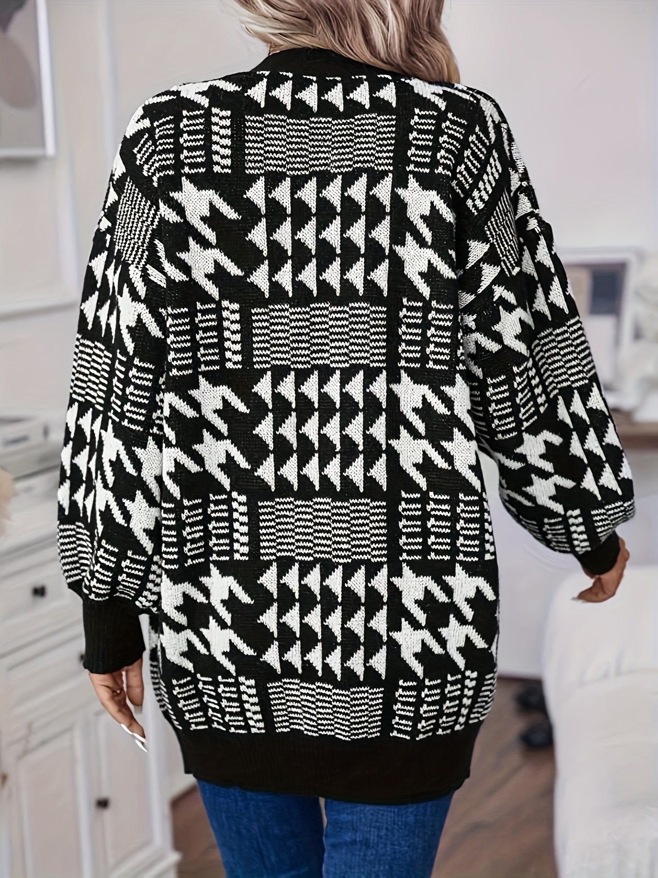 Women's Plus Geometric Print Long Sleeve Open Front Cardigan With Pockets