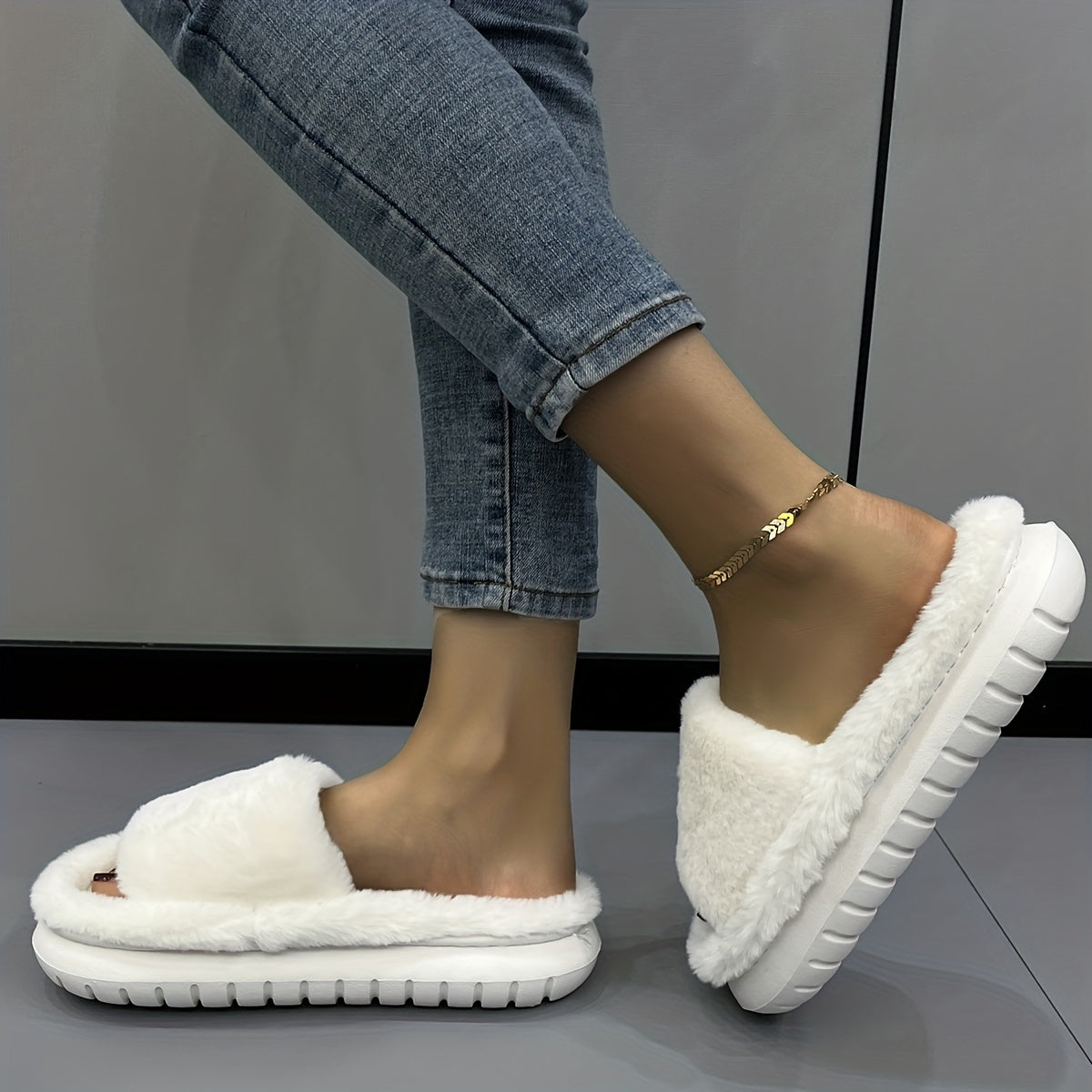 Women's Fuzzy Plush Platform Slippers Comfy Open Toe Non slip Bedroom Shoes